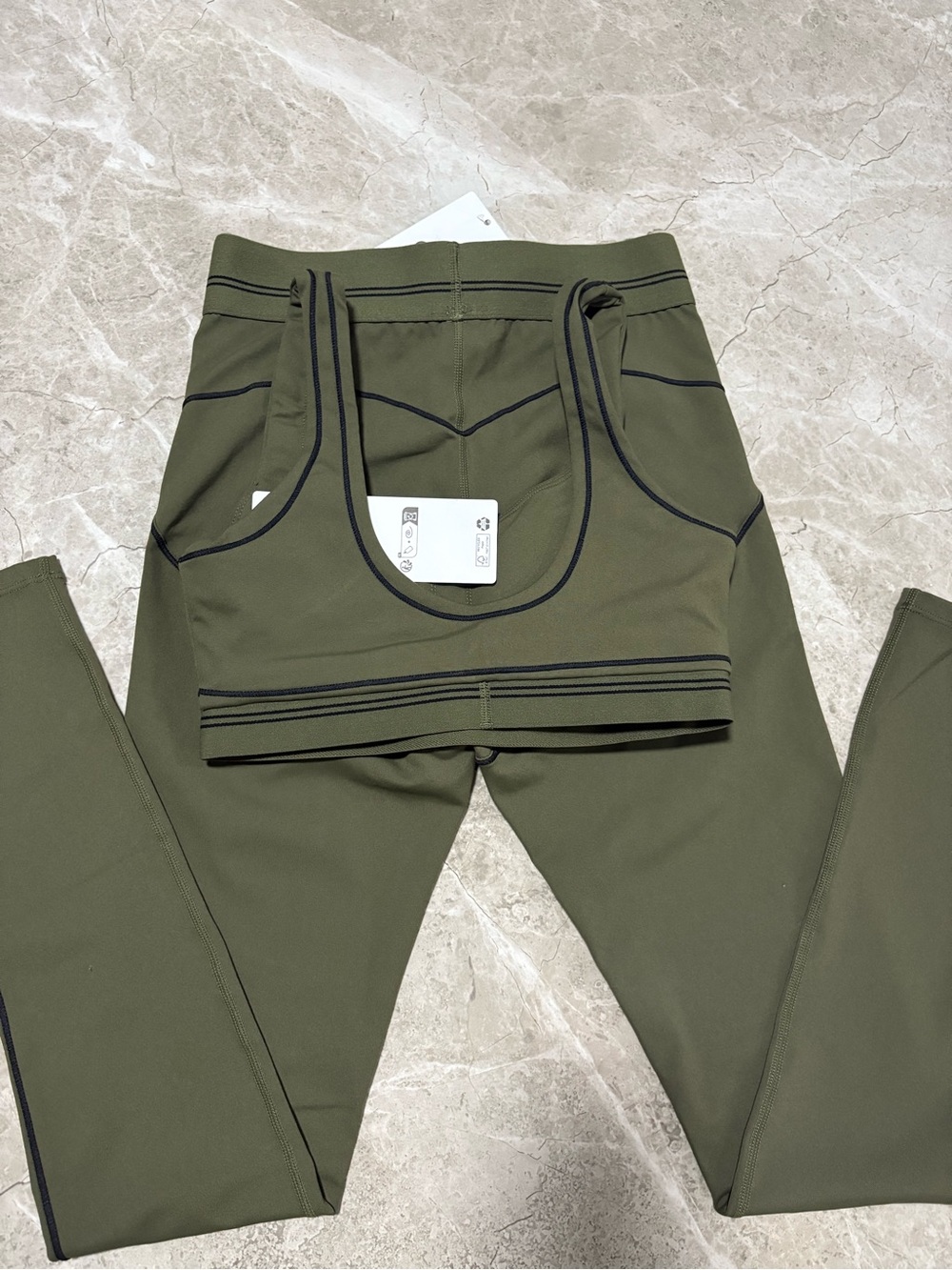 ALO Yoga Olive Green High-Rise Leggings & Matching Sports Bra Set - Picture 7 of 7
